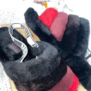 UGG fluff yeah slide red/blk size 9 woman’s